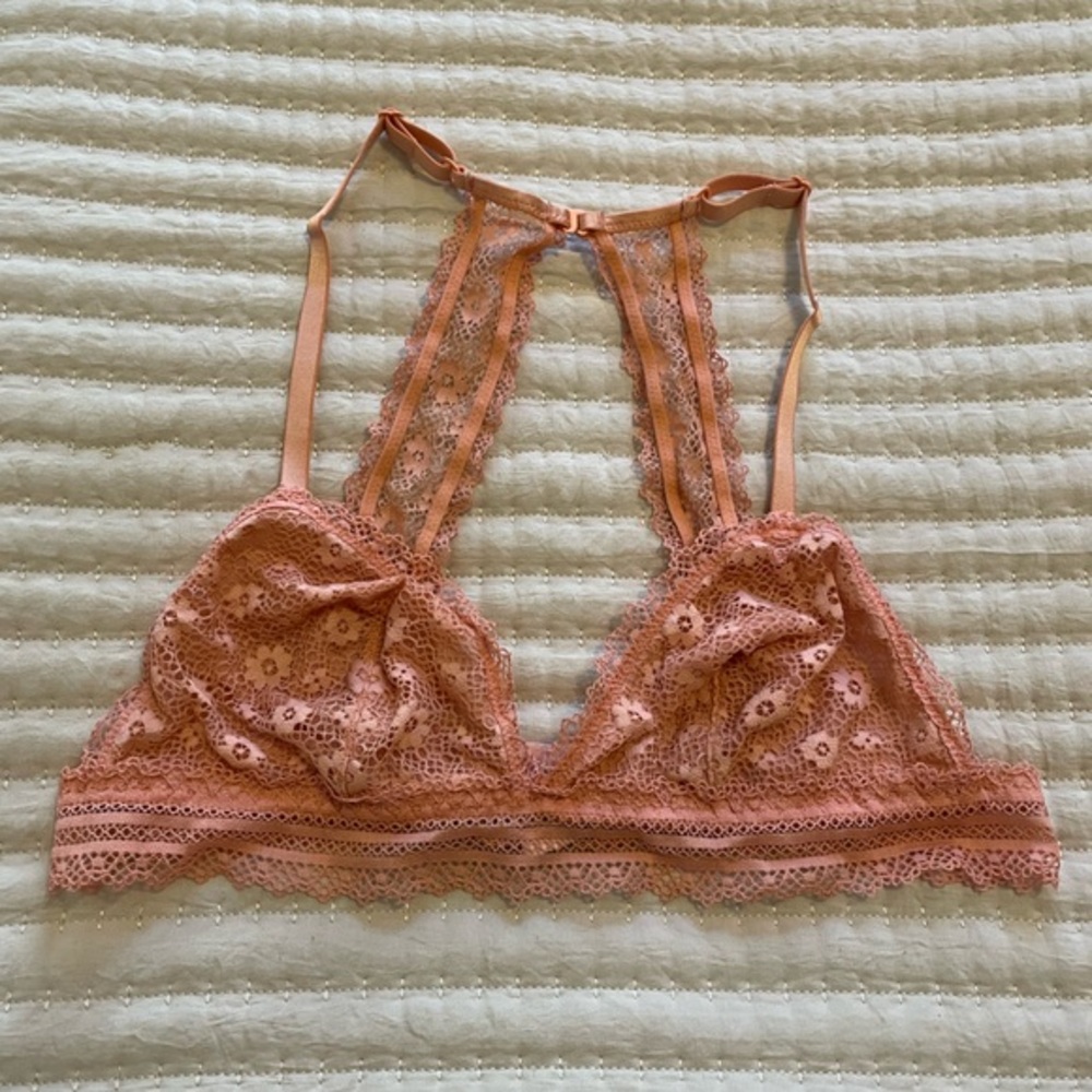 Victoria’s Secret Peachy Lace Halter Bralette - L